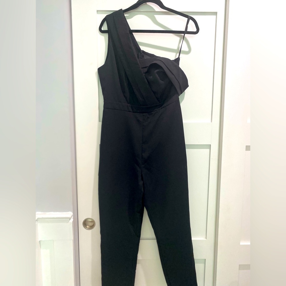 Black gorgeous Jumpsuit (black tie)